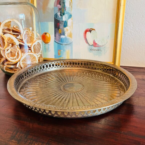 Vintage Brass Tray Solid Cottagecore Traditional Gallery Wall Vanity Decor 80s - Picture 1 of 6